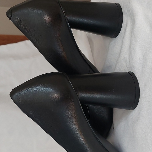 Chelsea & Violet Keira pumps - Picture 2 of 5